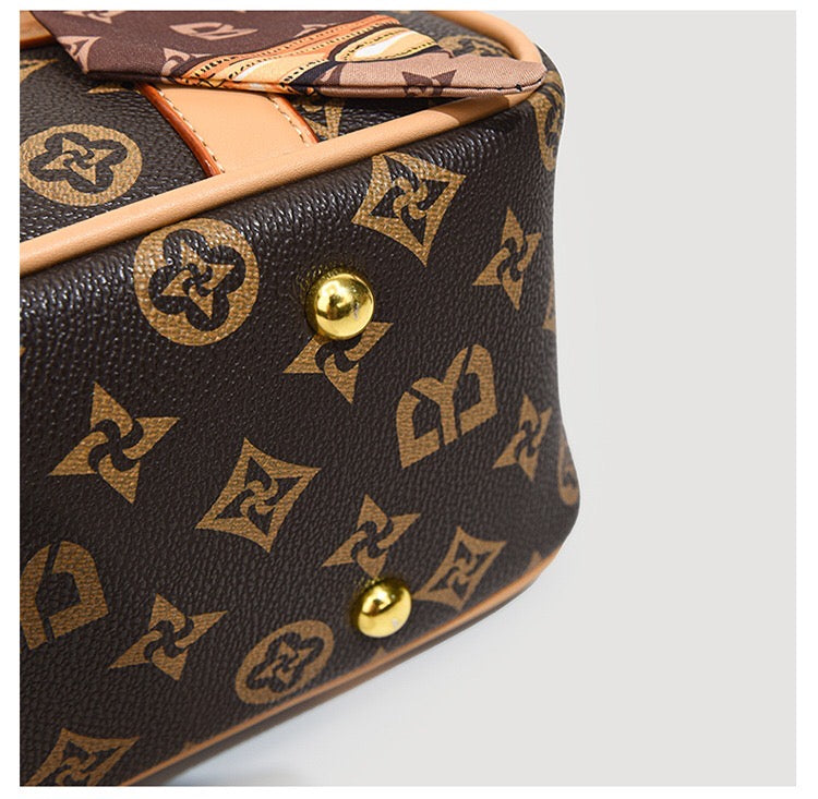 Blonmay's Commuter Bag