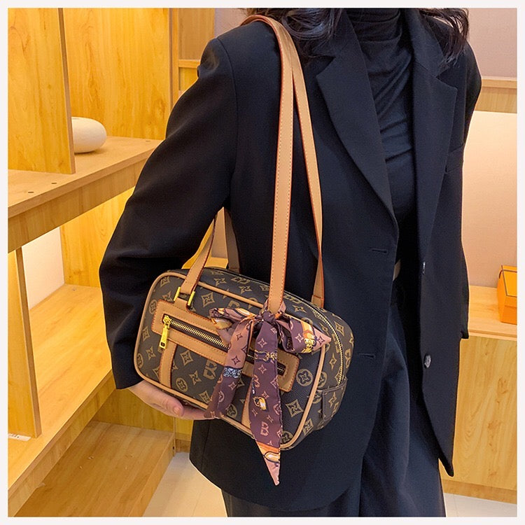 Blonmay's Commuter Bag